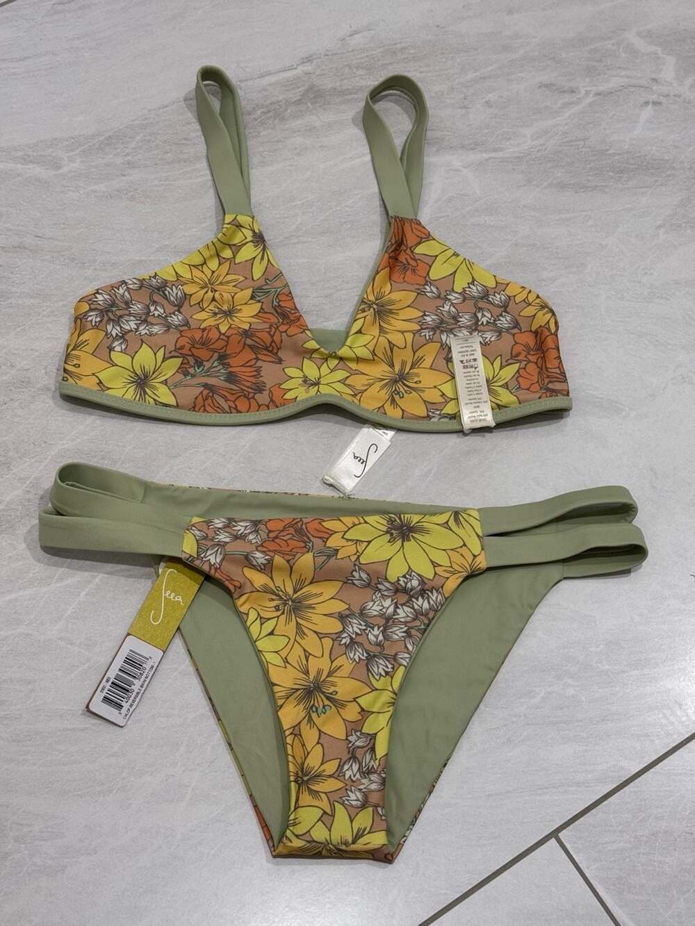 Seea Reversible Bikini Set Size L - Picture 2 of 12